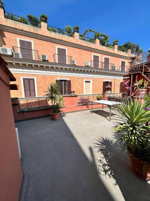 Campo De' Fiori Rooftop Apartment Рим Екстериор снимка